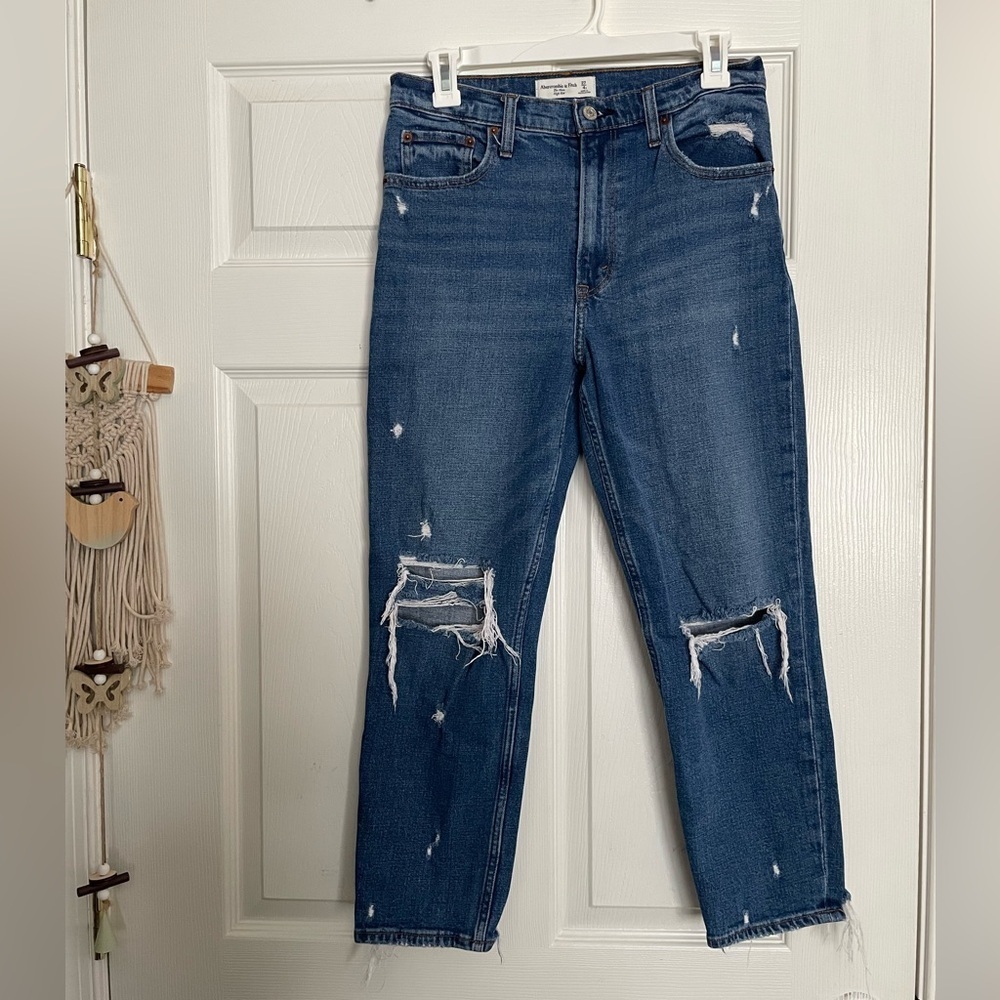 Abercrombie & Fitch High Rise Mom Jeans Ripped Ankle Jeans in Dark Blue 27/4s